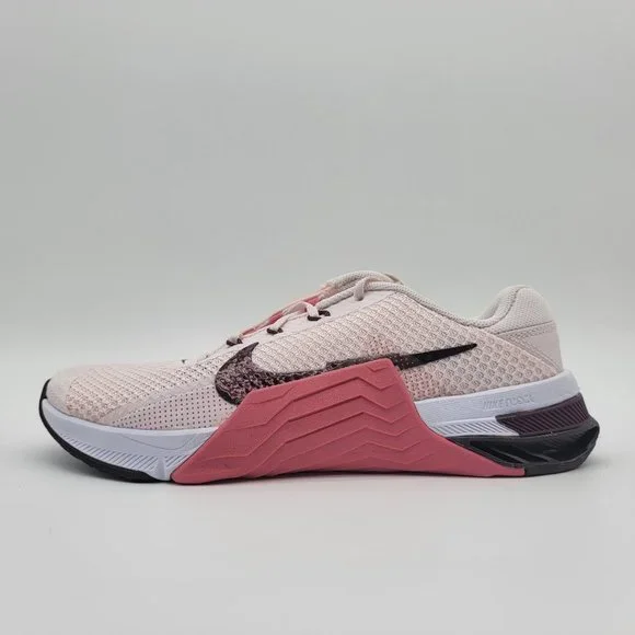 NEW Nike Metcon 7 Pink Training Shoes Sneakers - Picture 6 of 9